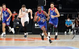 Anadolu Efes, Zenit deplasmanında