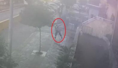 Annesini gasp ettiği öne sürülen genç kızdan karakola taşlı saldırı: 3 polis şikayetçi oldu