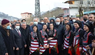 Binali Yıldırım, ‘kuşdili’ ise seslendi