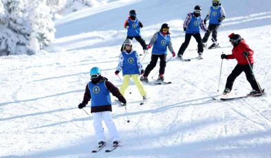 Bursa Büyükşehir Belediyespor Kayak-Snowboard Kampları’nda ilk dönem tamamlandı