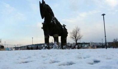 Çanakkale’de kar sebebiyle okullar tatil oldu