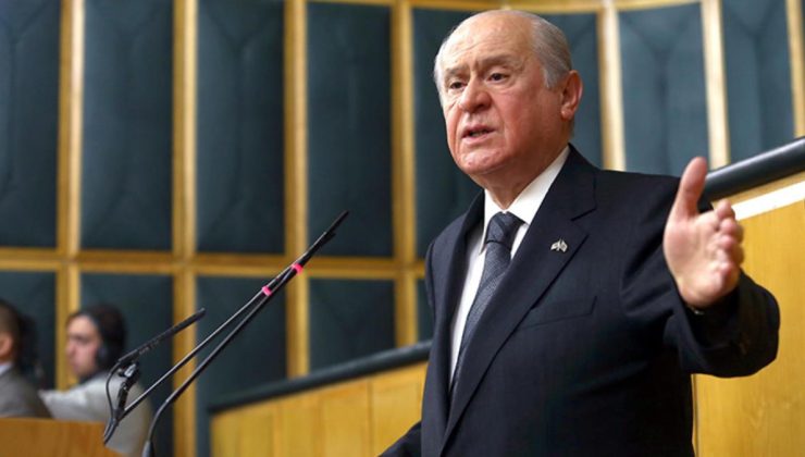 Cumhurbaşkanına hakaretten tutuklanan Sedef Kabaş’a bir tepki de Bahçeli’den! Kelepçe oyununa çok kızdı