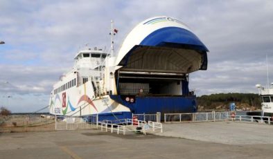 Gökçeada ve Bozcaada’ya yarınki feribot seferlerine fırtına engeli