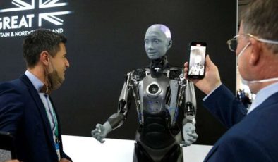 İnsansı robot Ameca görücüye çıktı