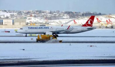 İstanbul Havalimanı’nda uçuşlar normale dönmeye başladı! THY öğlene kadar 131 sefer yapacak