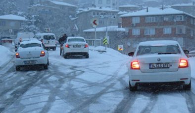 İstanbul’da karın ardından yeni tehlike! Sokağa çıkacaklar dikkat, yerler buz pistine dönecek