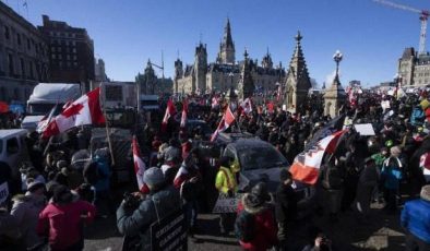 Kanada’da eylemciler başkenti sardı: Trudeau saklandı!