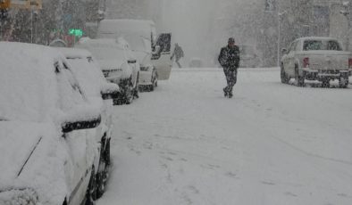 Meteoroloji 23 Ocak tarihli raporunu yayımladı! Kar yağışıyla beyaza bürünen İstanbul ve Ankara için art arda uyarılar geldi