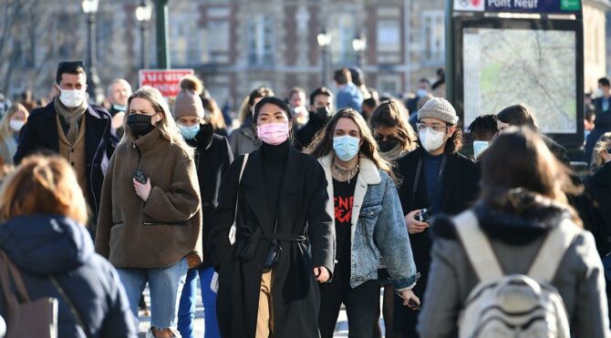 Polonya’da 1 milyona yakın kişi karantinaya alındı