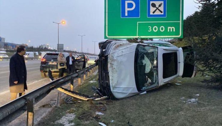 Sancaktepe’deki trafik kazasında 2 kişi yaralandı