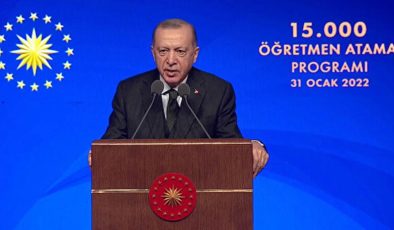 Son dakika! Cumhurbaşkanı Erdoğan butona bastı, 15 bin sözleşmeli öğretmenin ataması gerçekleşti