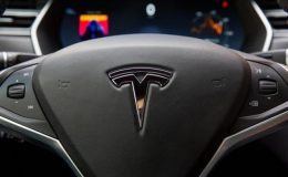 Tesla, 475 bin aracını geri çağırdı