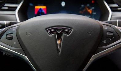 Tesla, 475 bin aracını geri çağırdı