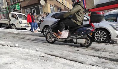 Vali Yerlikaya’dan tüm İstanbullulara çağrı: Yasağa rağmen motokurye çalıştıran iş yerlerini ihbar edin