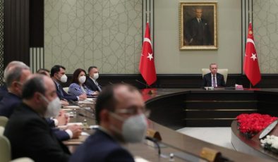 Erdoğan kabinede değişikliğin sinyalini vermişti! "Pakdemirli’nin yerine eski Bakan Mehdi Eker geliyor" iddiası