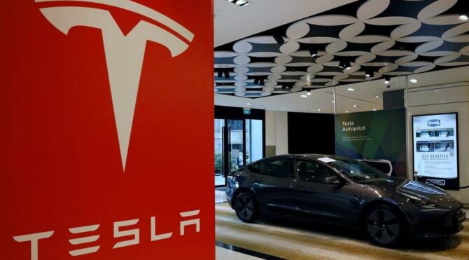 Tesla, 54 bin aracını geri çağırıyor